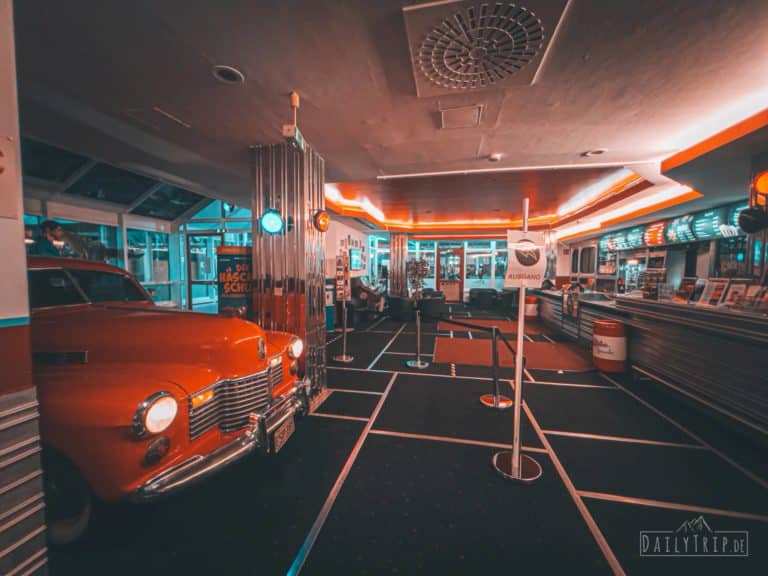 Cadillac Kino Muenchen Foyer