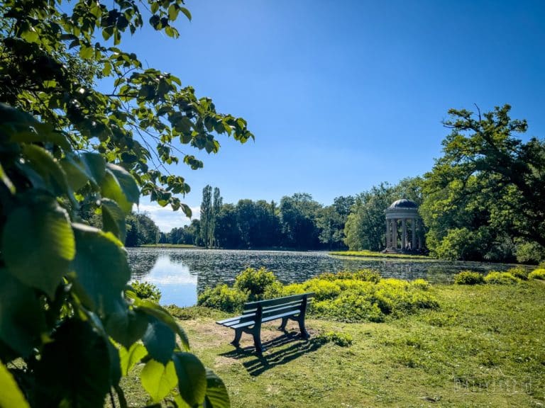 Schlosspark Nymphenburg Muenchen Apollotempel